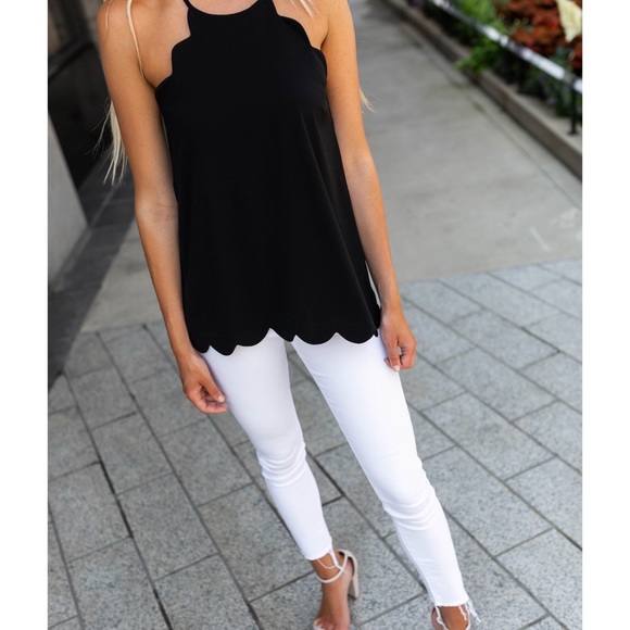 Scalloped Edge Perfect - Picture 3 of 7